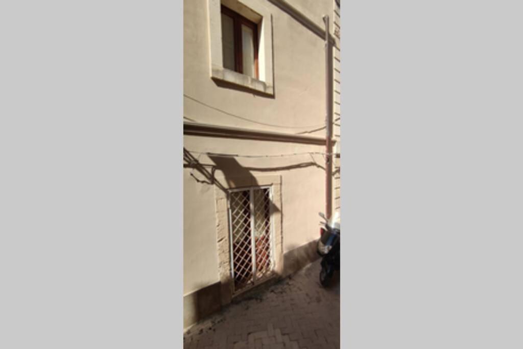 The Fishmarket Inn. Excellent Location In Ortigia! سيراكوزا المظهر الخارجي الصورة
